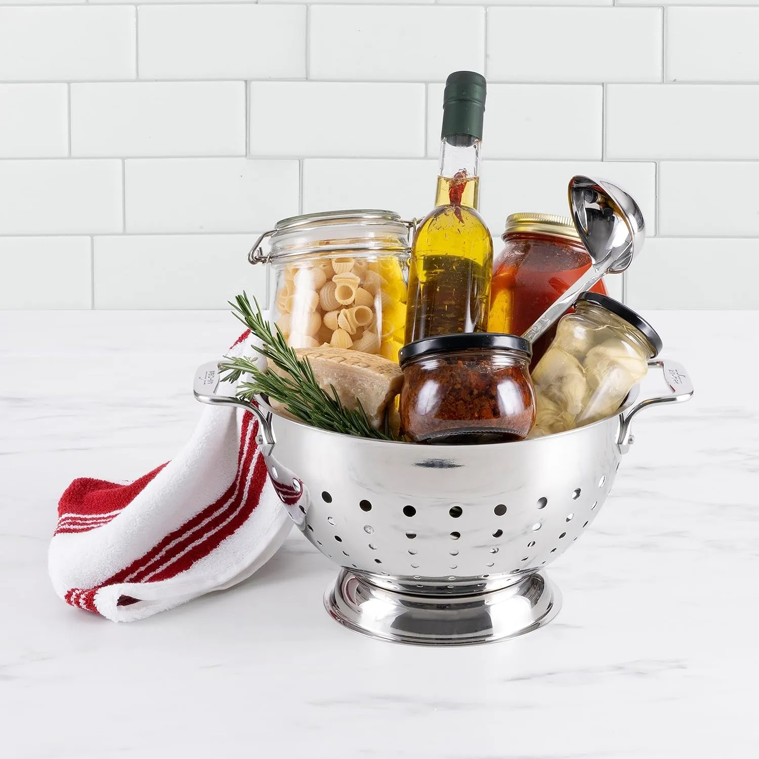 All-Clad Tools and Accessories Stainless Steel Colander 5 Quart Strainer, Pasta Strainer with Handle, Pots and Pans Silver