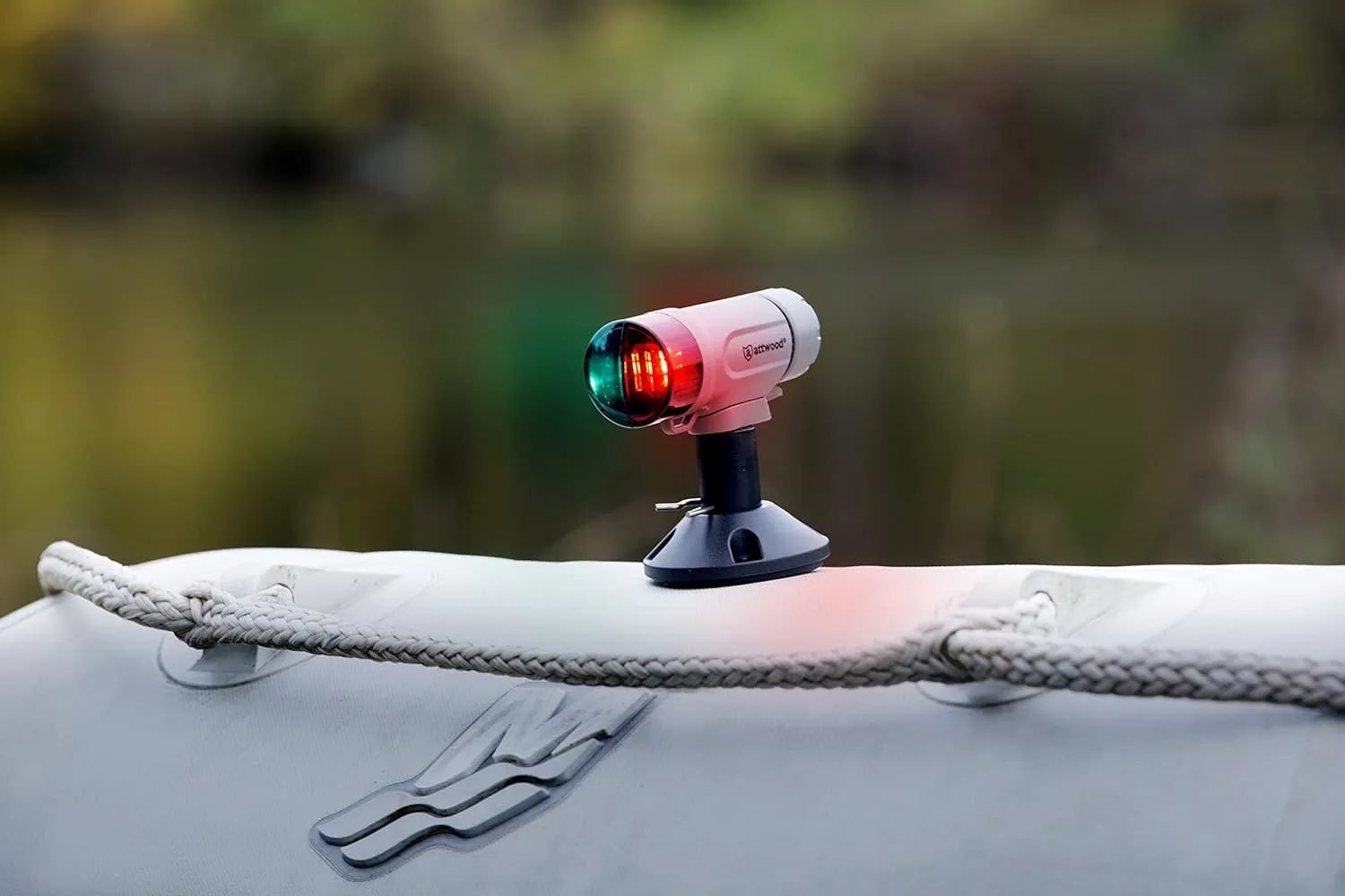 Attwood 14194-7 Portable Navigation Light