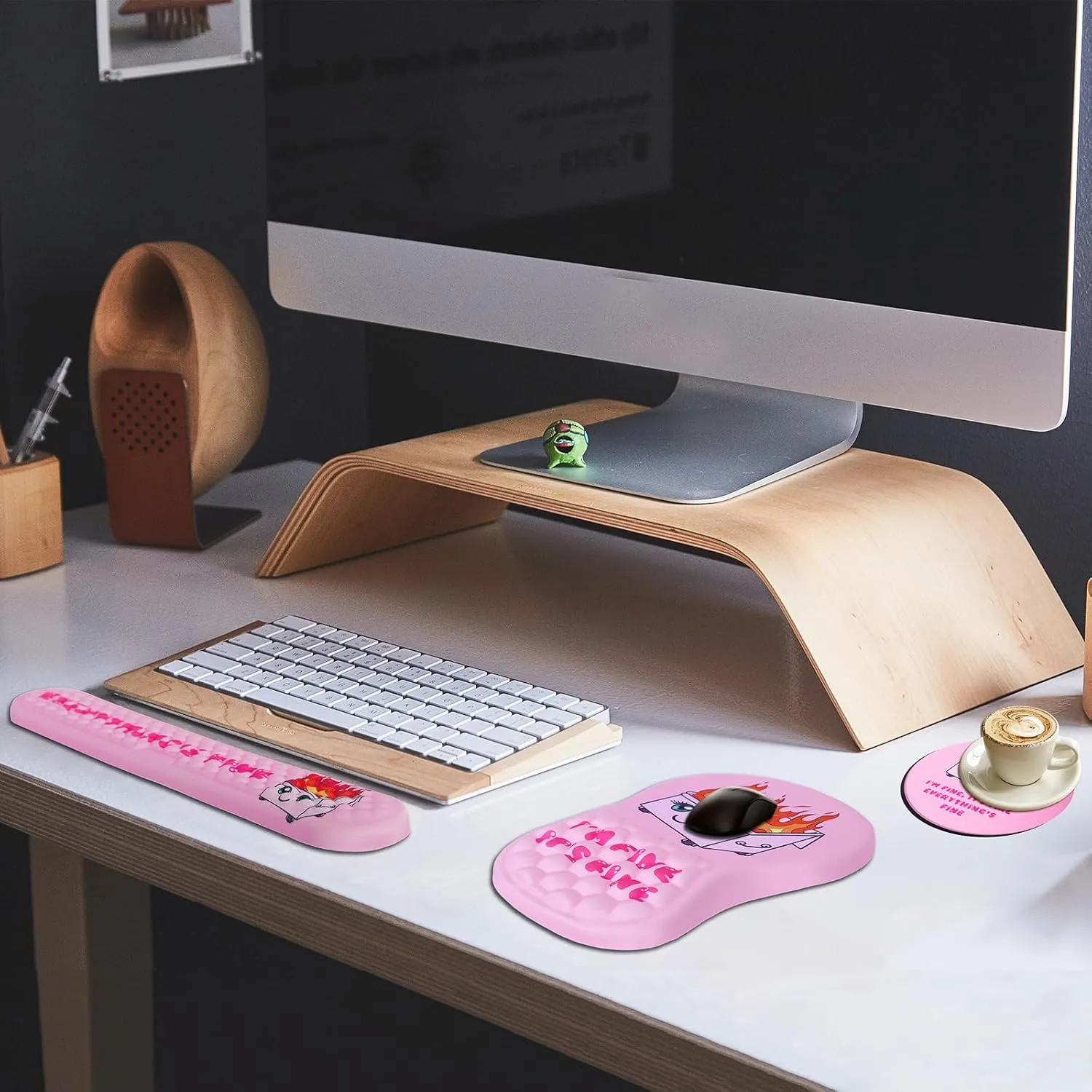 Mouse Pad Wrist Support,Ergonomic Mouse Pad with Wrist Rest,Computer Mouse Pads Pain Relief Keyboard Wrist Rest with Coaster,Non-Slip Computer Gel Mouse Pad for Desk Laptop Office-Fire on Dumpster