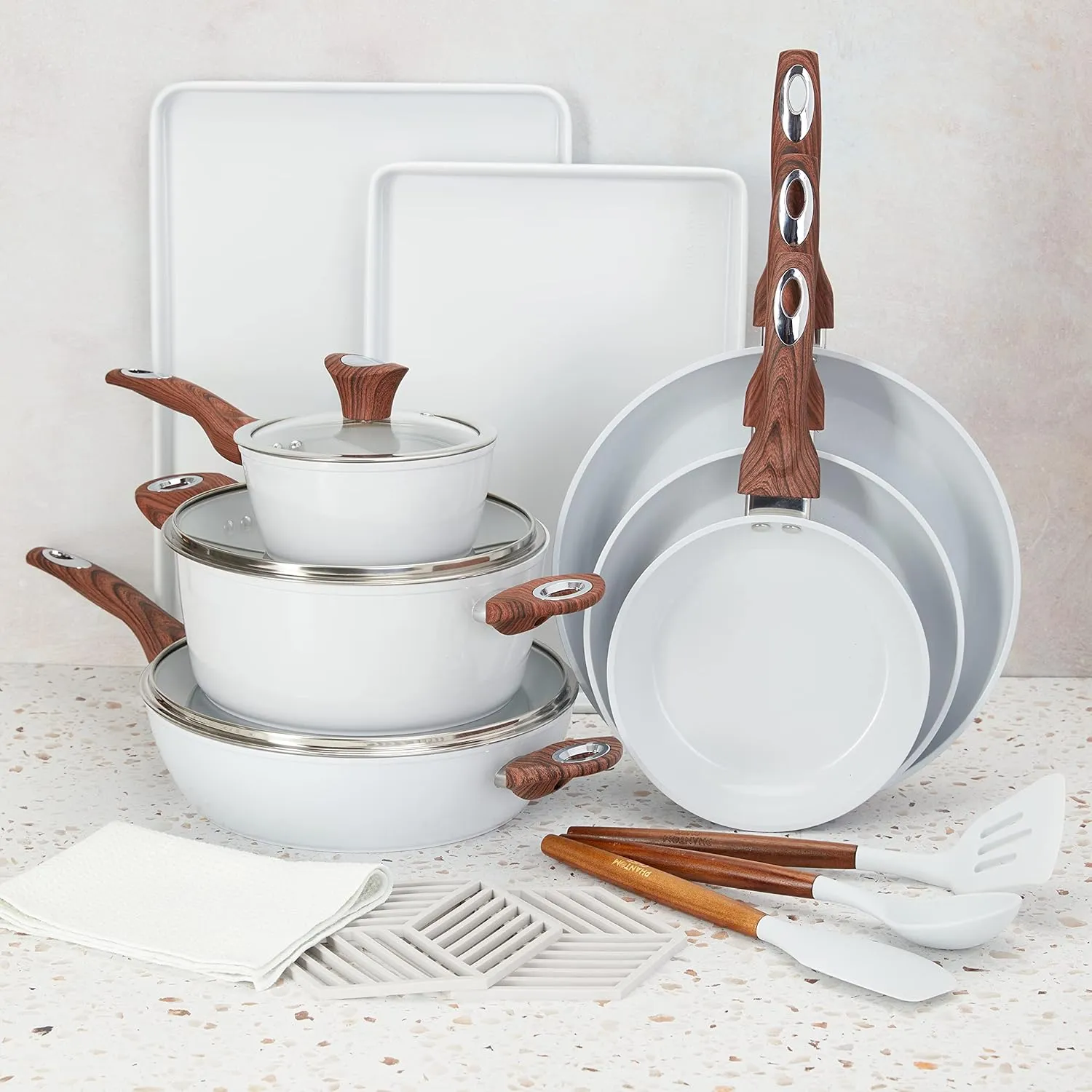 PHANTOM CHEF 18-Piece Cookware Set | Non-Stick Ceramic Coating | Oven & Dishwasher Safe | PFOA-Free | Aluminum Pots & Pans Set with Lids | Stay-Cool Handles | Induction Stovetop Compatible (Beige)