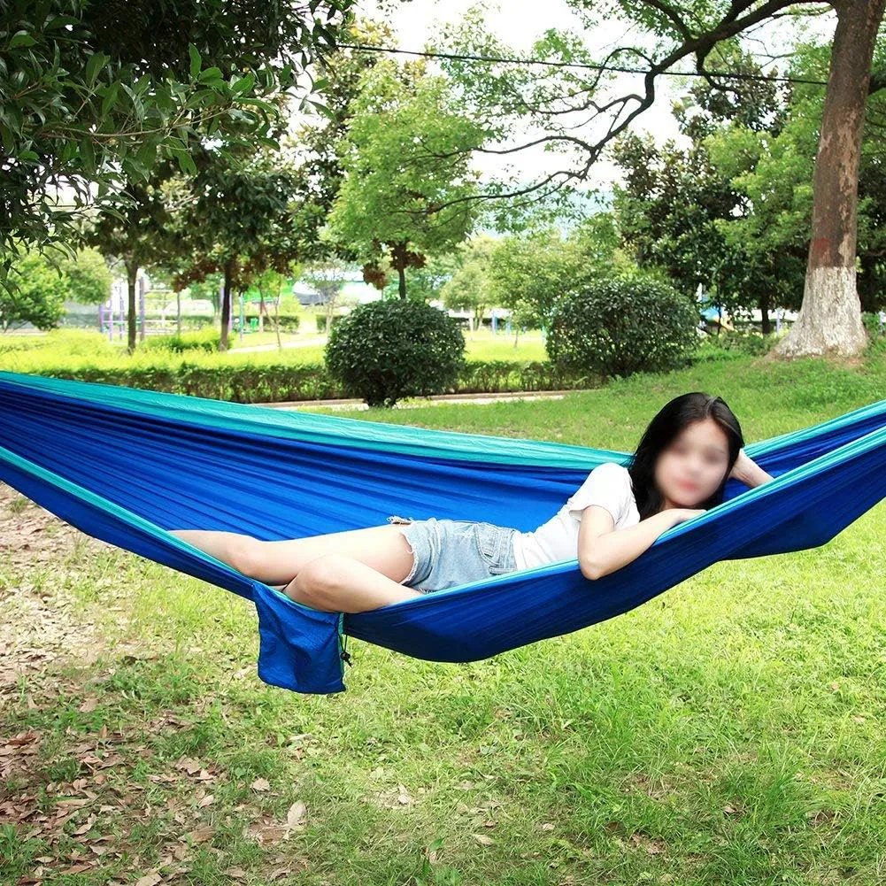 Portable Camping Travel Double Hammock Hanging Bed with Tree Strap, Lightweight Nylon Taffeta, Holds Up to 300kg, Installation, for Outdoor Relaxation (Sky Blue to Blue)
