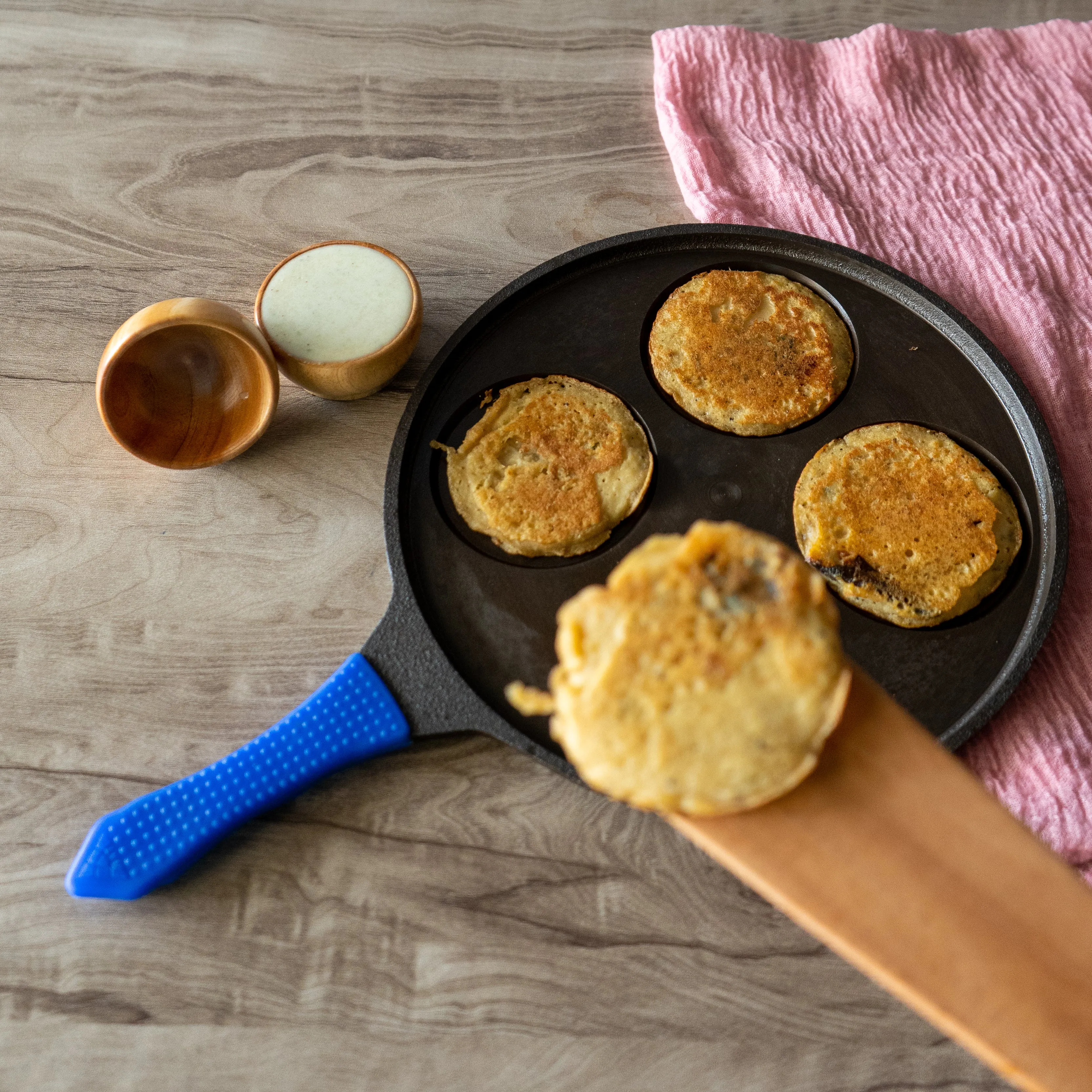 Pre-seasoned Cast Iron Uttapam/Pancakes Tawa (10.5 inches)